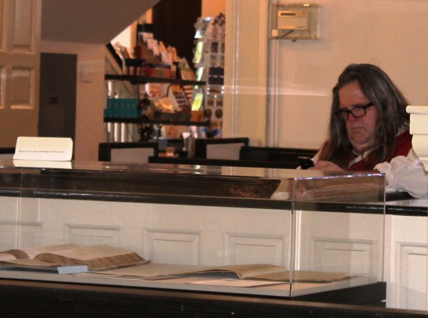 A colonial cell phone?